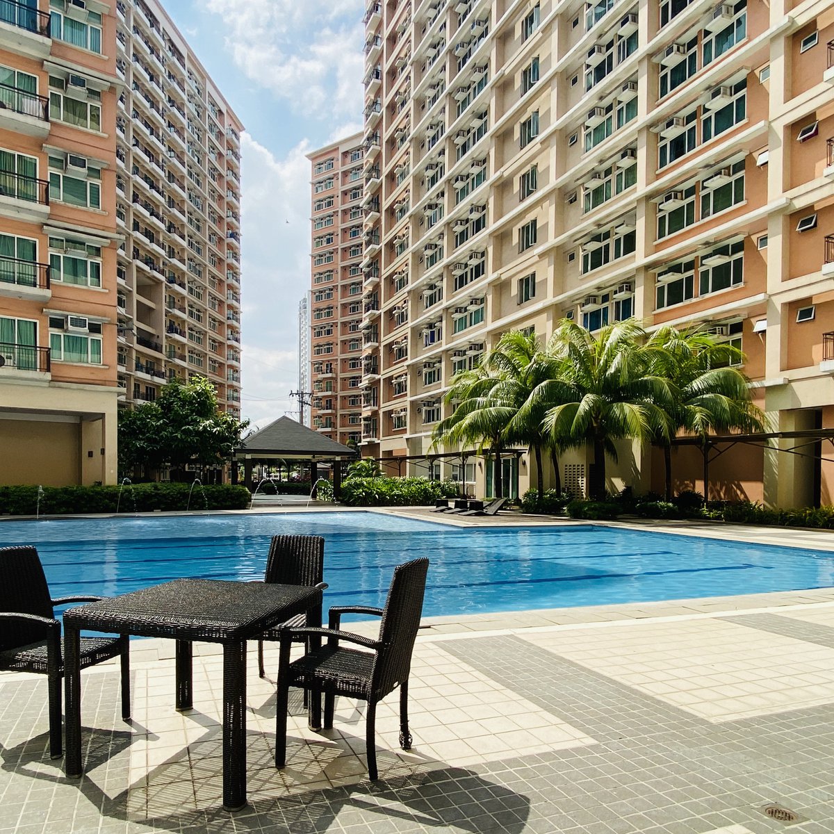 For Sale Two Bedrooms in Paco Manila Peninsula Garden Midtown Homes