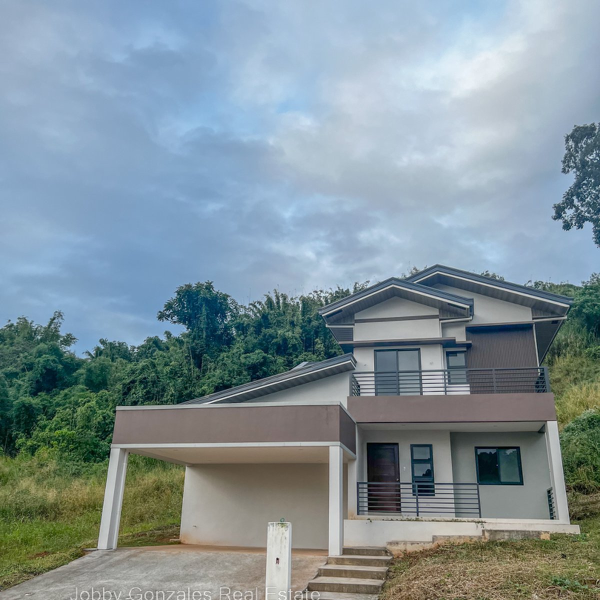 5bedroom Single Detached House For Sale in Sun Valley, Antipolo Rizal