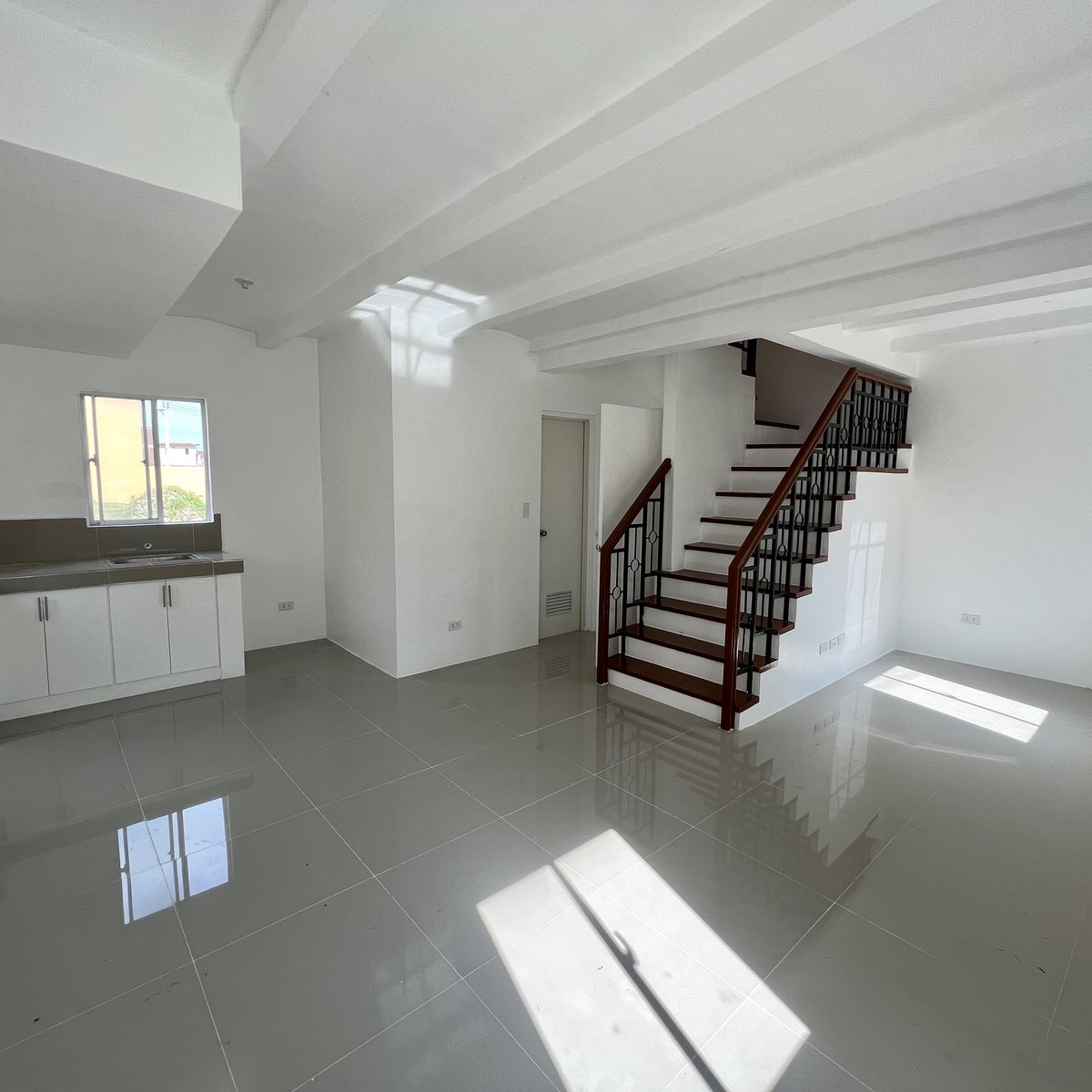 4bedroom Single Attached House For Sale in Santa Rosa Nueva Ecija