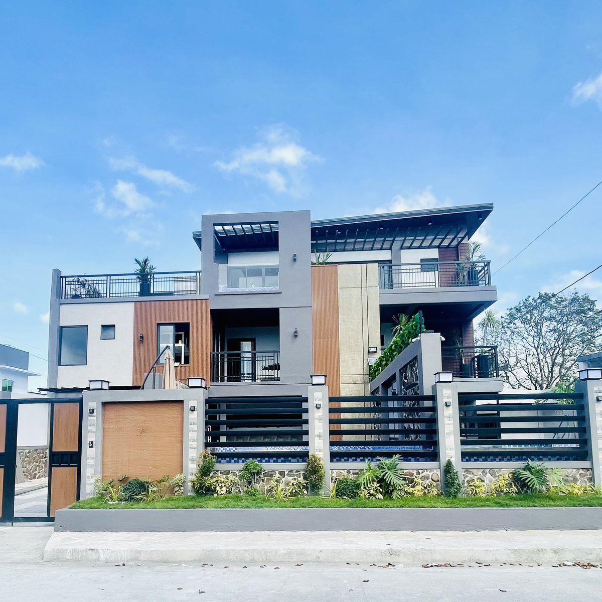 3 Story, Duplex Private Hotspring Resort, with owners unit in 3rd flr