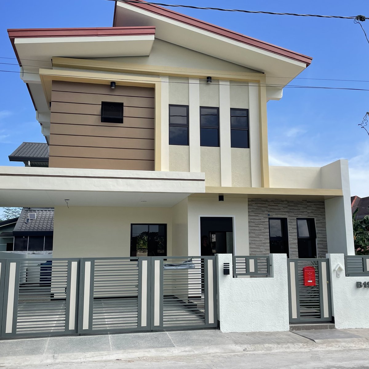4 BEDROOMS HOUSE AND LOT FOR SALE IN GRAND PARKPLACE IMUS CAVITE [House