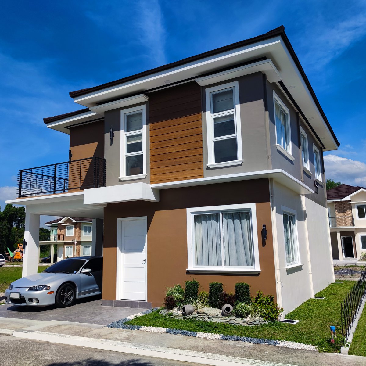 5 Bedrooms House and lot for sale in Dasma Very near in de la salle