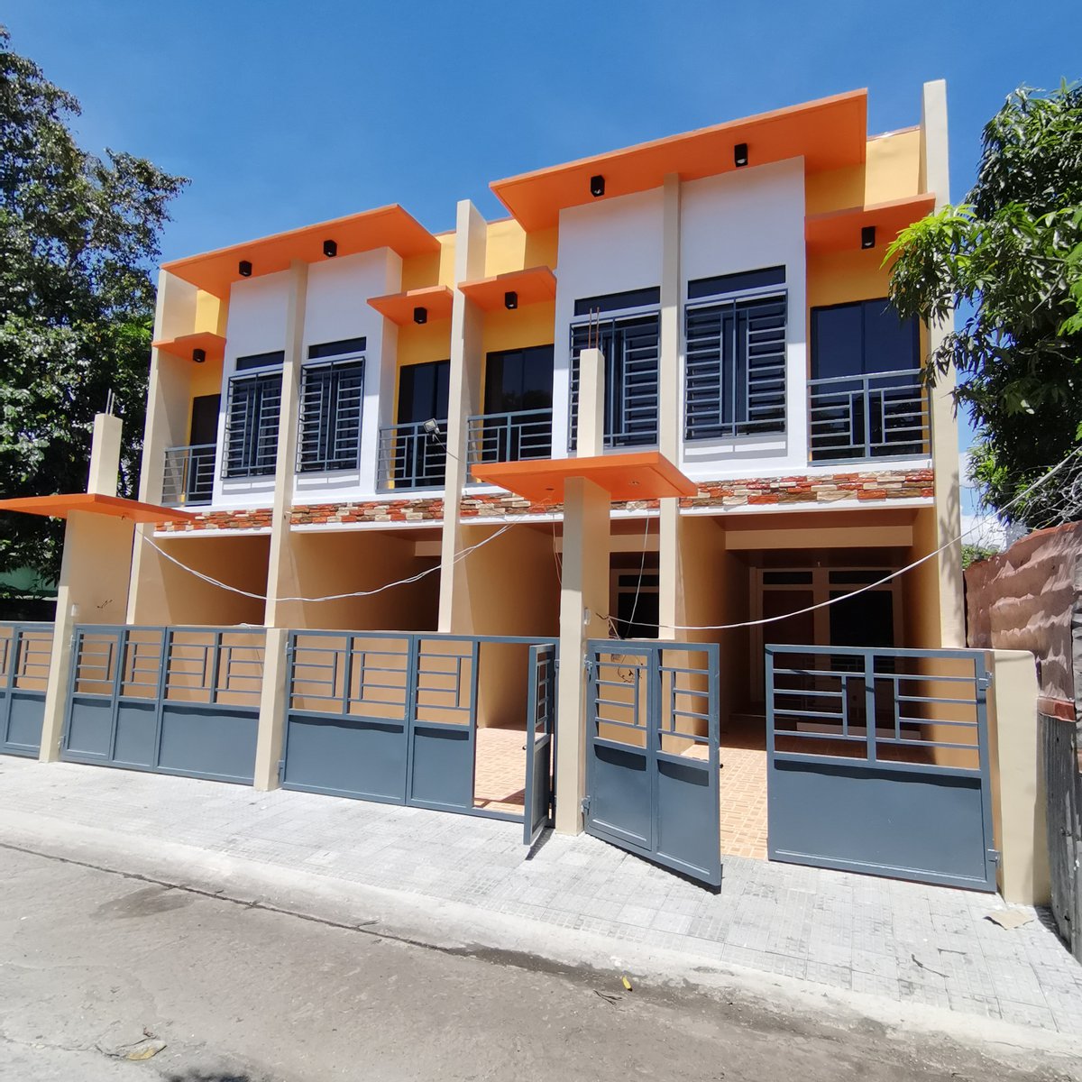3-Bedroom Townhouse For Sale in Las Pinas