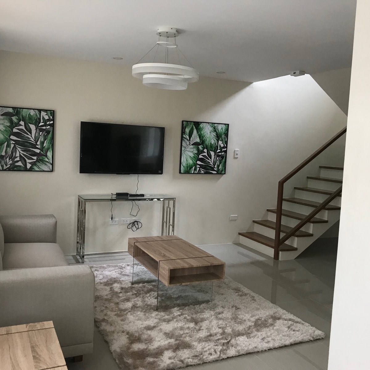 3 bedroom House & Lot golf course view For RENT in SilangTagaytay