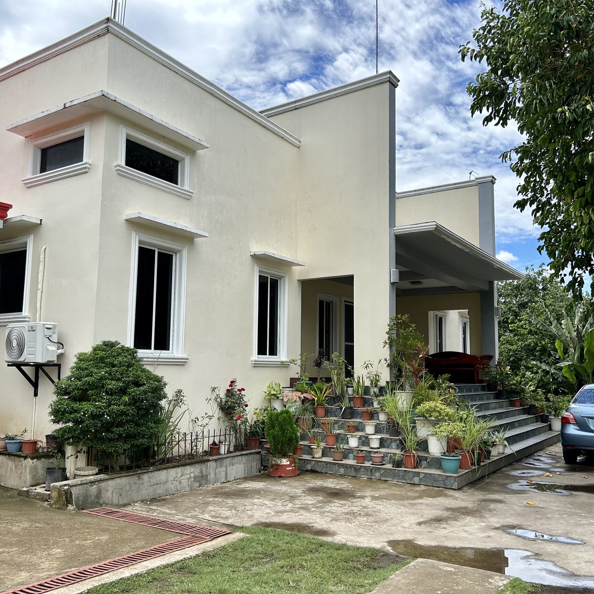6bedroom Single Detached House For Sale in Dumaguete Negros Oriental