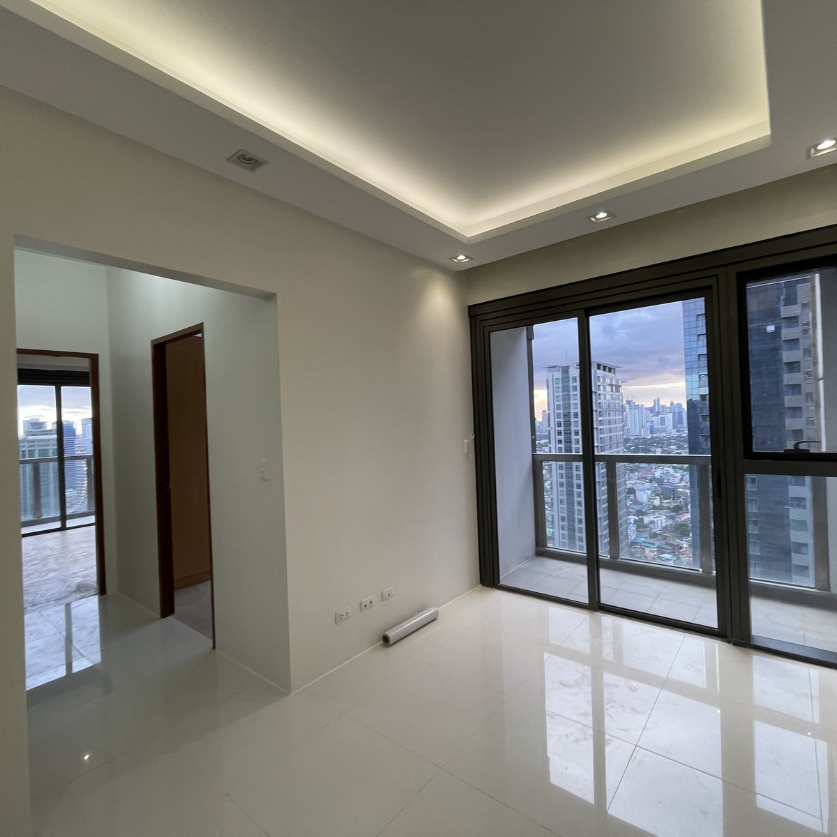 93.00 sqm 2bedroom Condo For Rent Uptown Ritz unit [Condo 🏙️