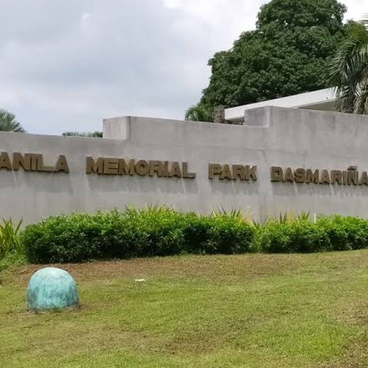 FOR SALE 4 LOTS SINGLE NICHE IN MANILA MEMORIAL DASMARINAS CAVITE [Lot