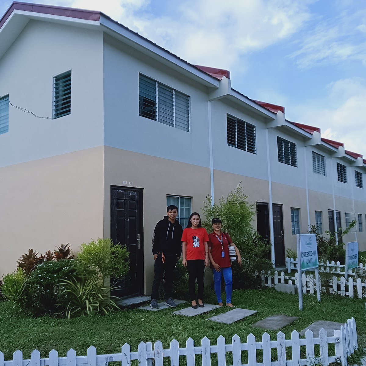 2bedroom Rowhouse For Sale in Castillejos Zambales [House and Lot 🏘️