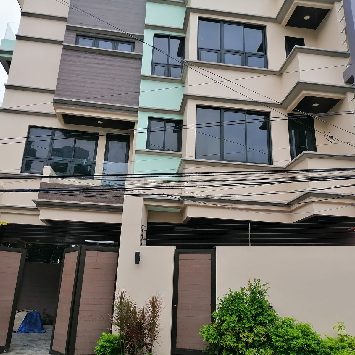 Best Buy House and Lot in Quezon City New Manila Horse Shoe Village