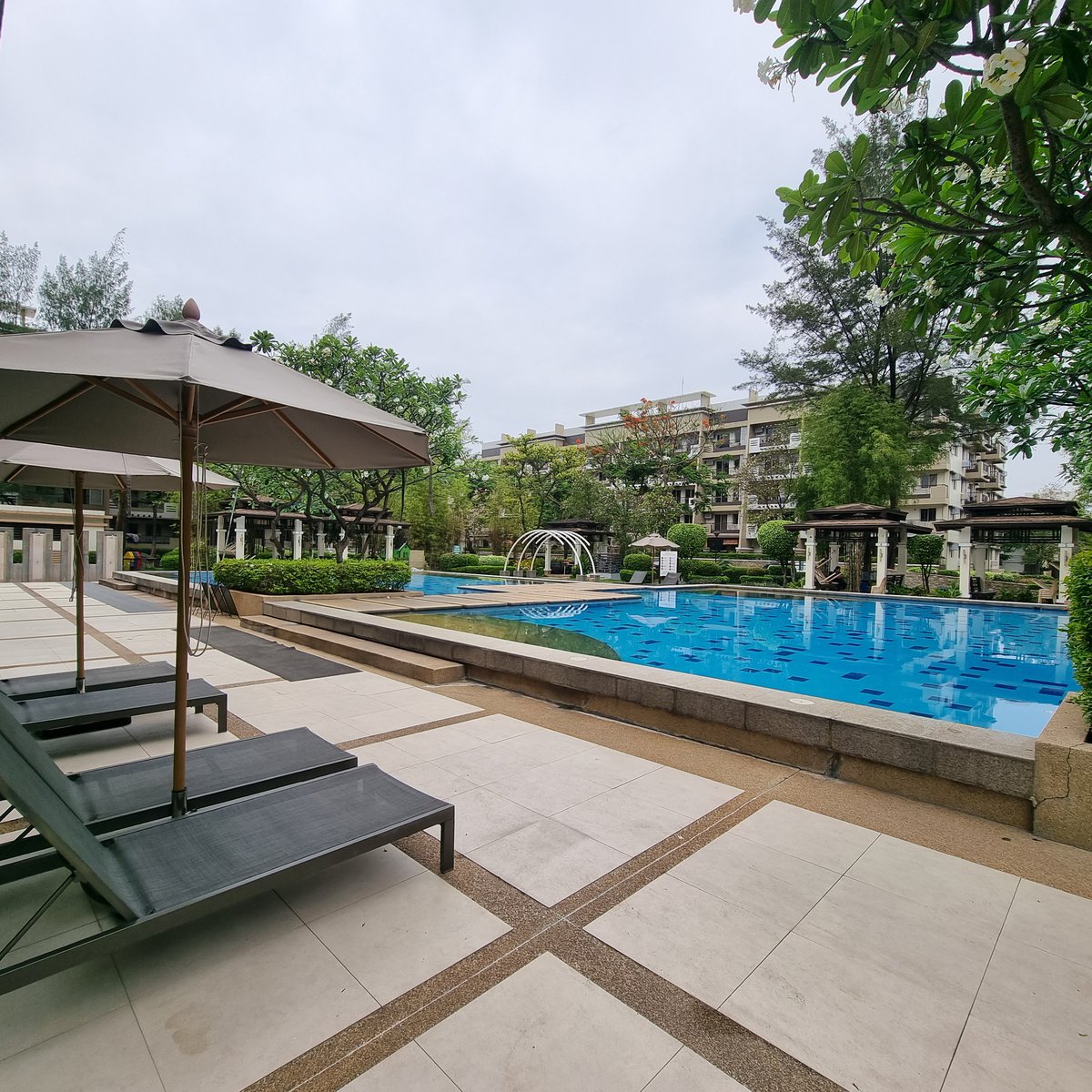 3 Bedroom With Balcony 2 T&B for rent Acacia Estate Taguig near BGC [Condo 🏙️] (August 2024) in