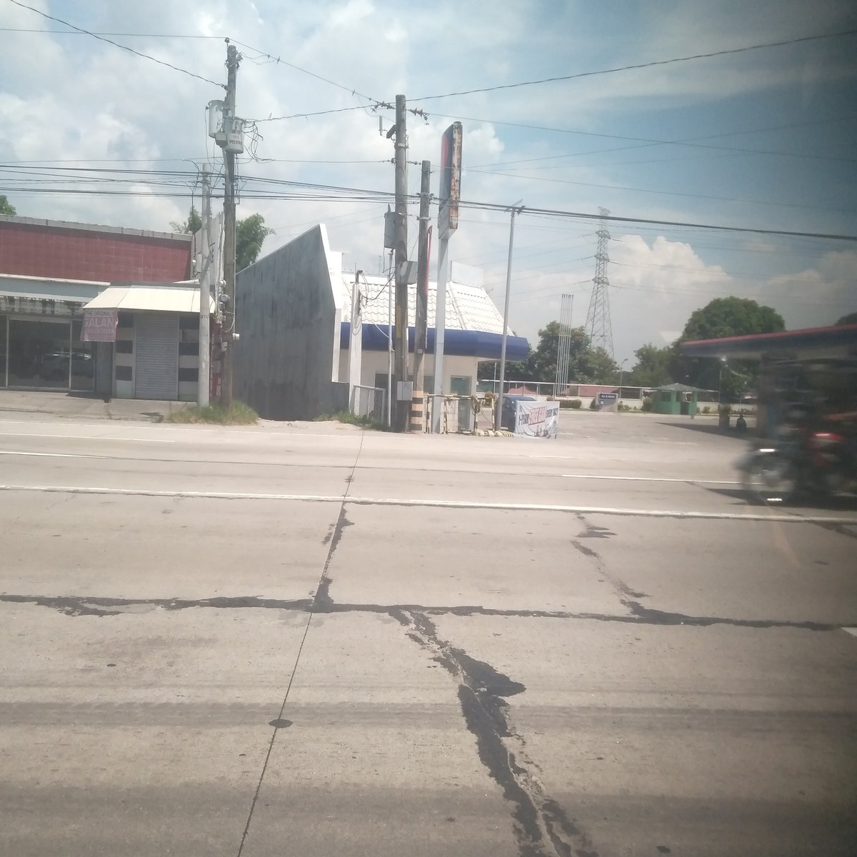 Area of 56000 sqms at betis guagua Pamp, near Petron gas station [Lot 🚜