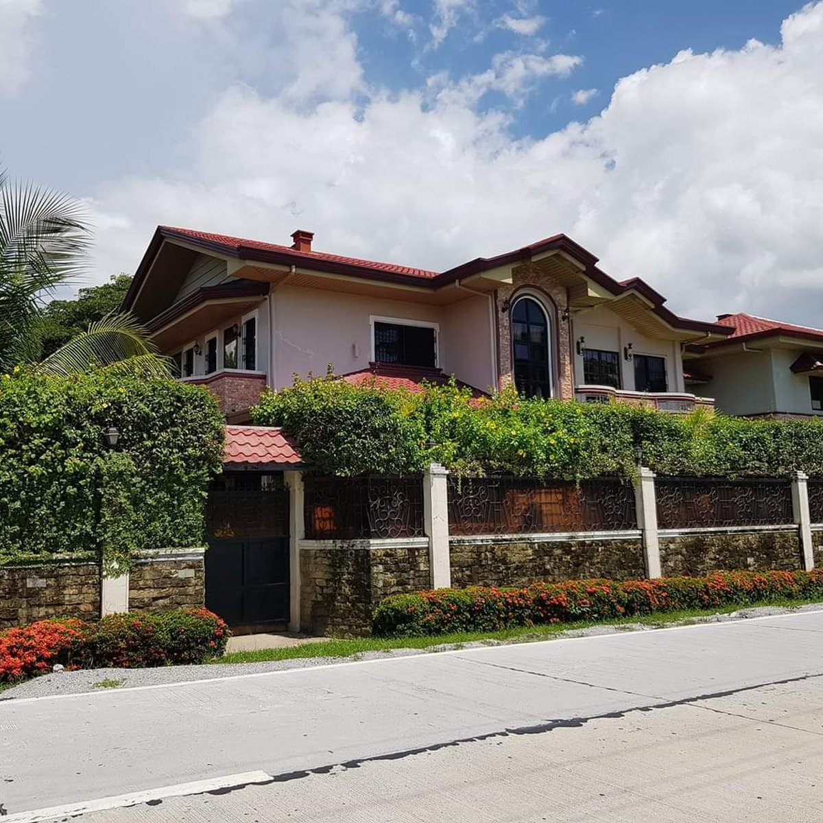 2 storey house with Narra inside package some Narra furniture