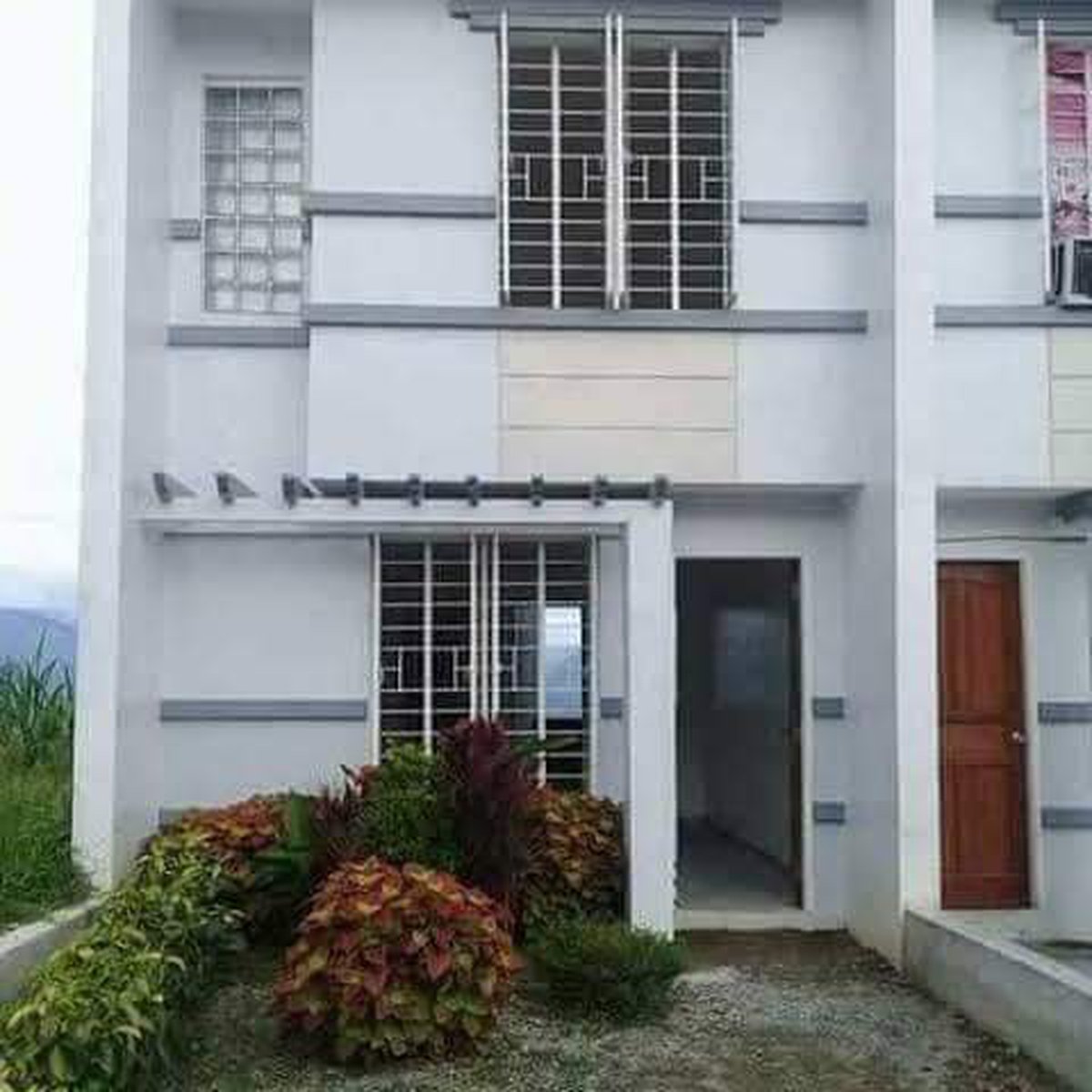 METRO MANILA HILLS COMMUNITIES San Jose Rodriguez Rizal [House and Lot