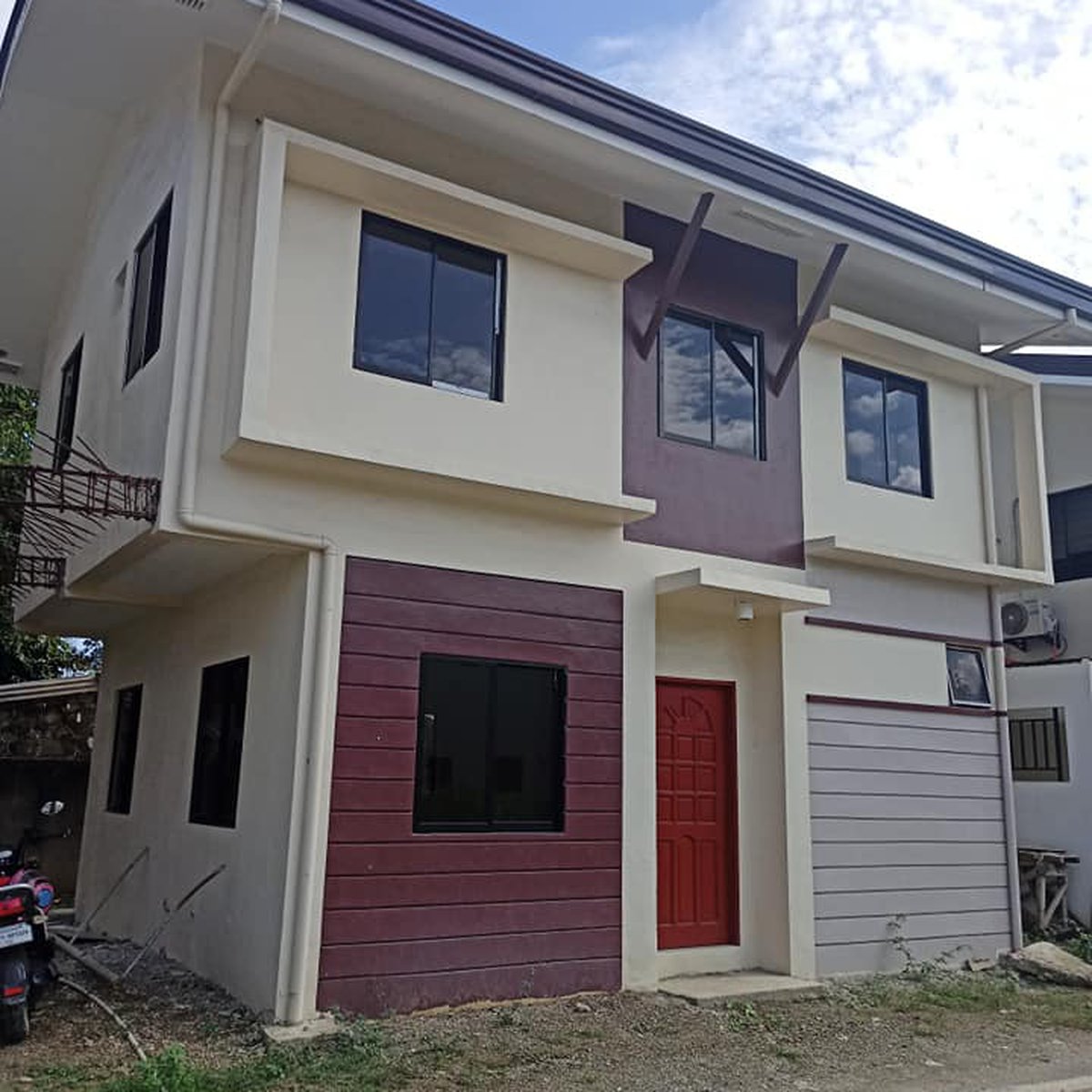 RFO 4bedroom Single Detached House For Sale in Mandaue Cebu [House and