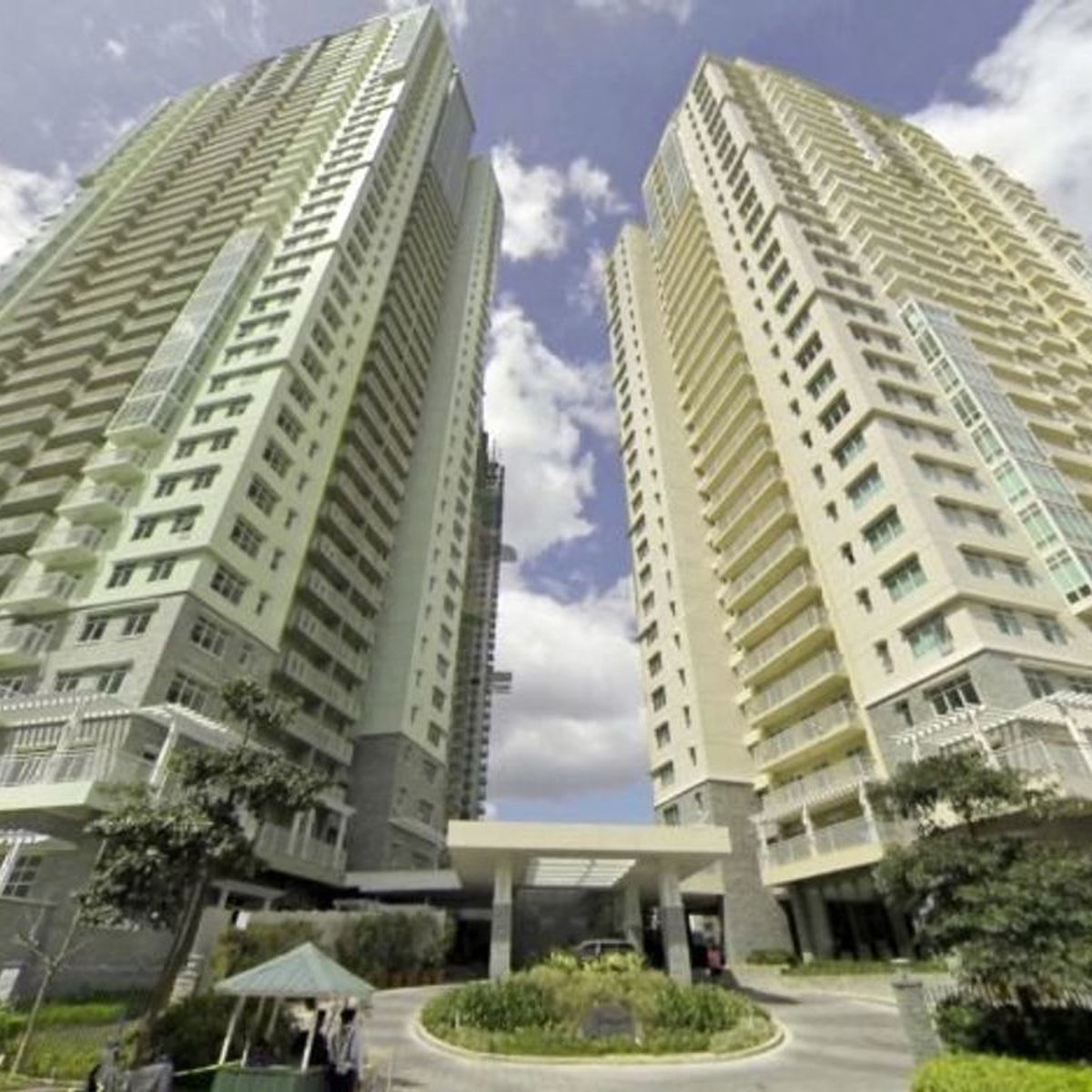 FOR SALE: 1BR Unit Fully Furnished Two Serendra BGC Taguig City [Condo ...