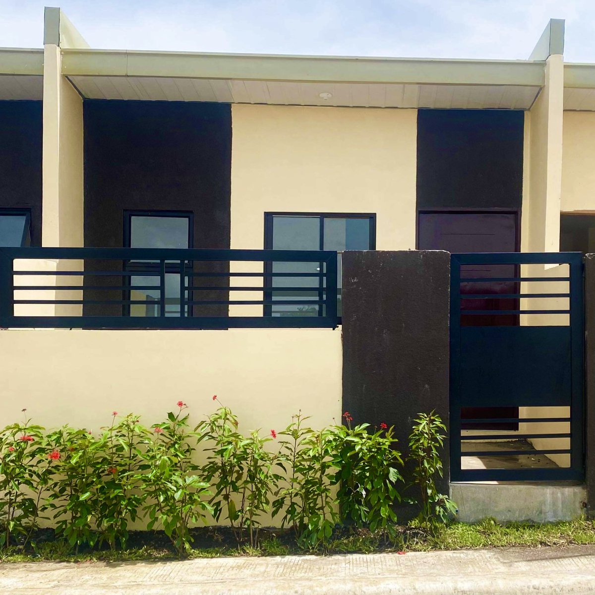 1 Bedroom Rowhouse Complete Package For Sale in Panabo Ciy [House and