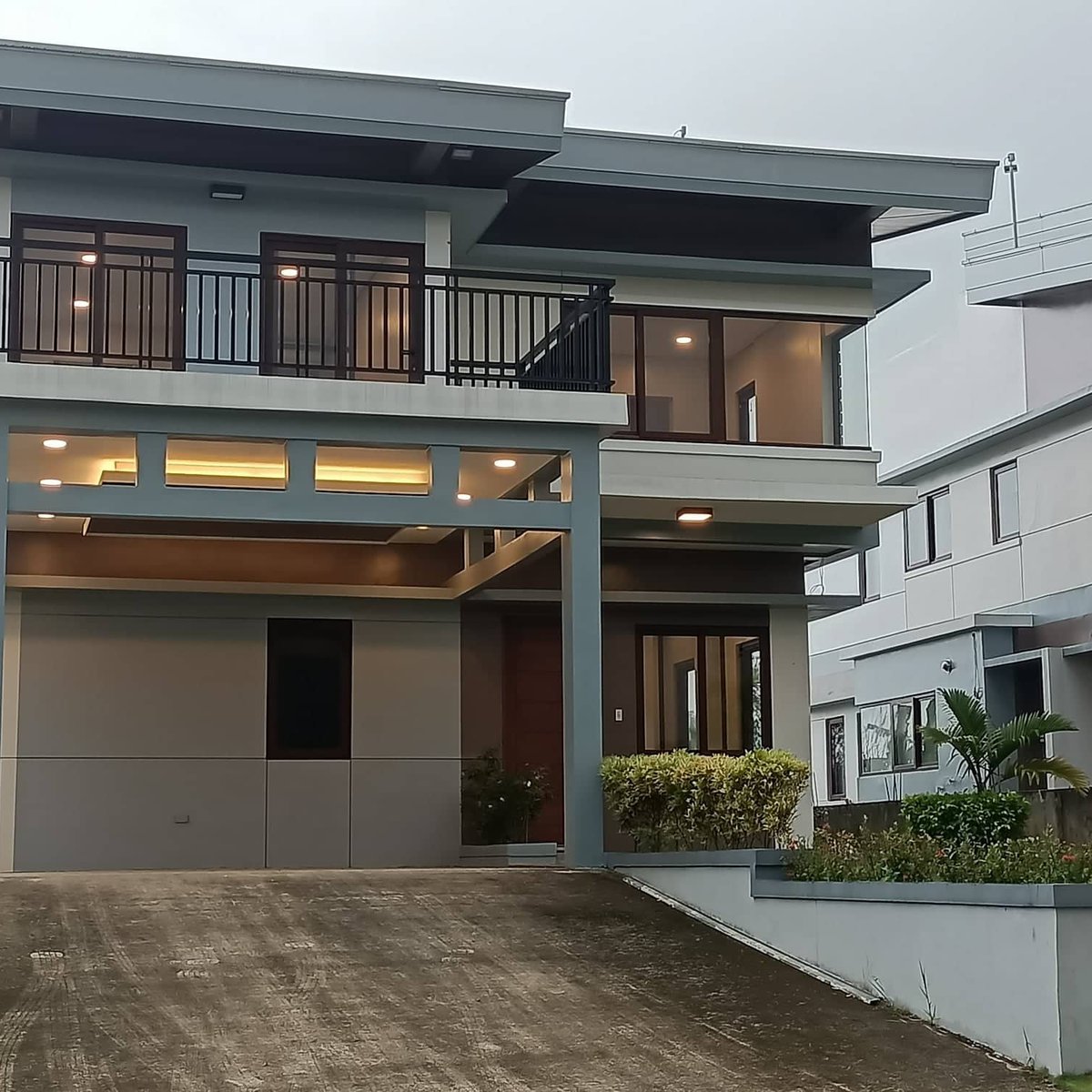 OVERLOOKING VIEW HOUSE AND LOTTHE PERCH OF HIGHLAND PARK, ANTIPOLO