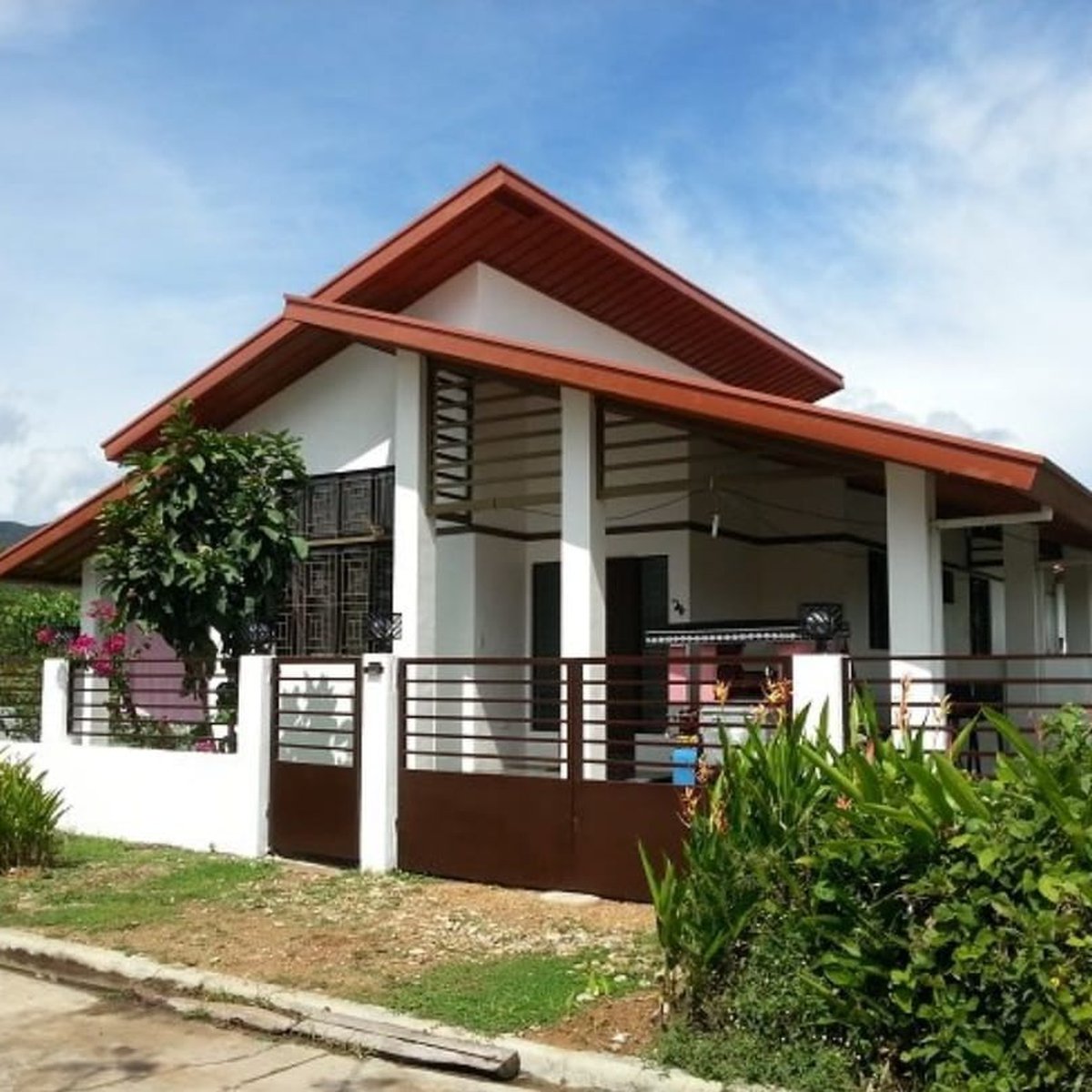 2 bedroom townhouse with an office space for Sale in Coron Palawan