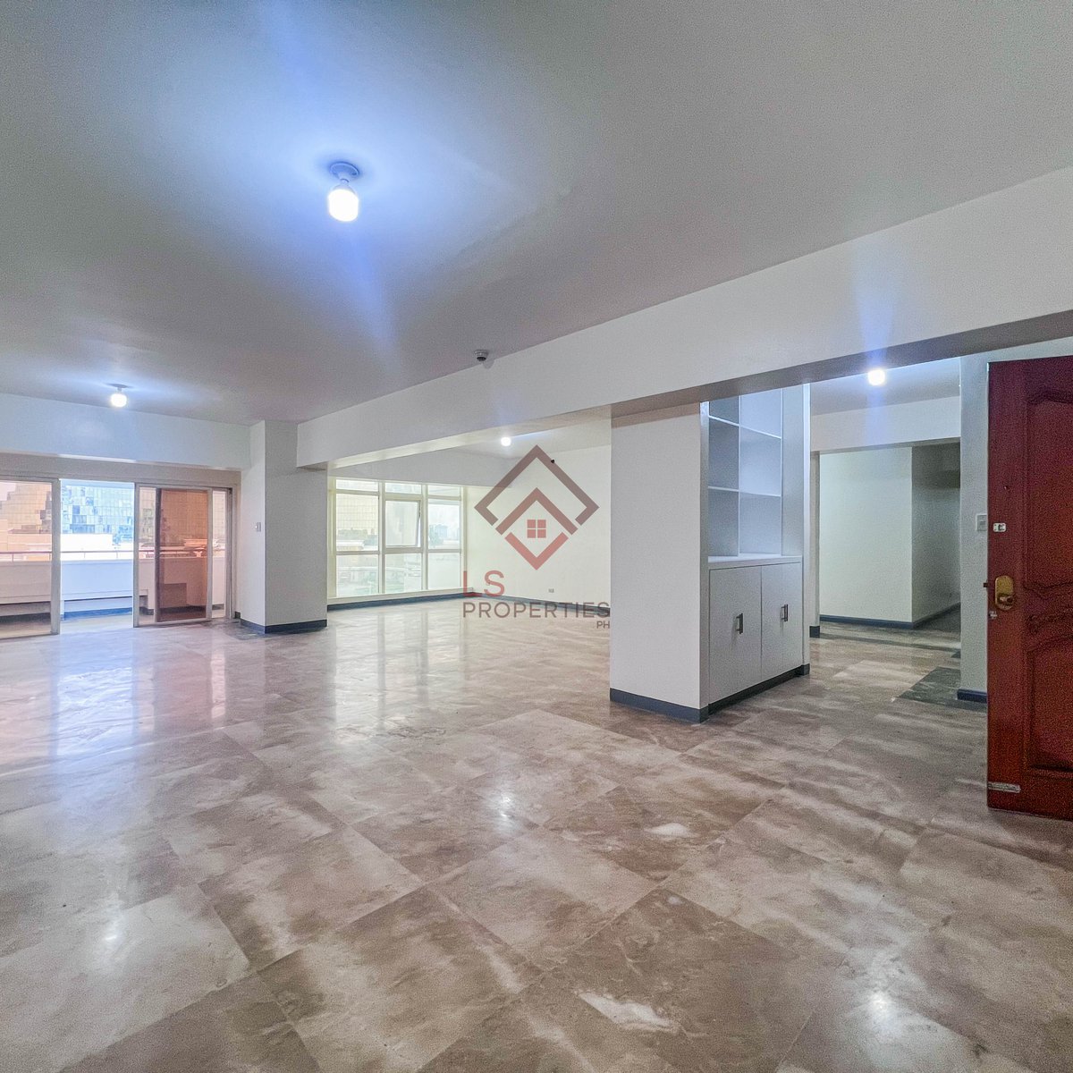 FOR RENT Huge 4 Bedroom Unit in Washington Tower Near Okada Paranaque