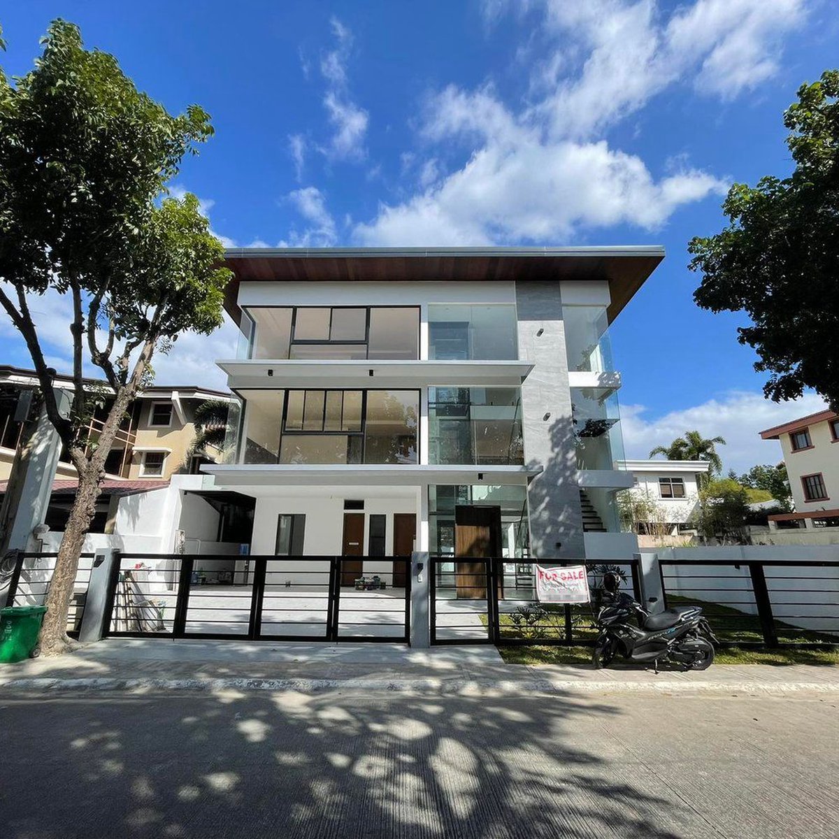 Stunning Tri Level House for Sale in Hillsborough Alabang, Muntinlupa