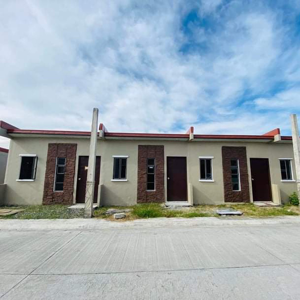 Studiolike Rowhouse For Sale in San Juan La Union [House and Lot 🏘️