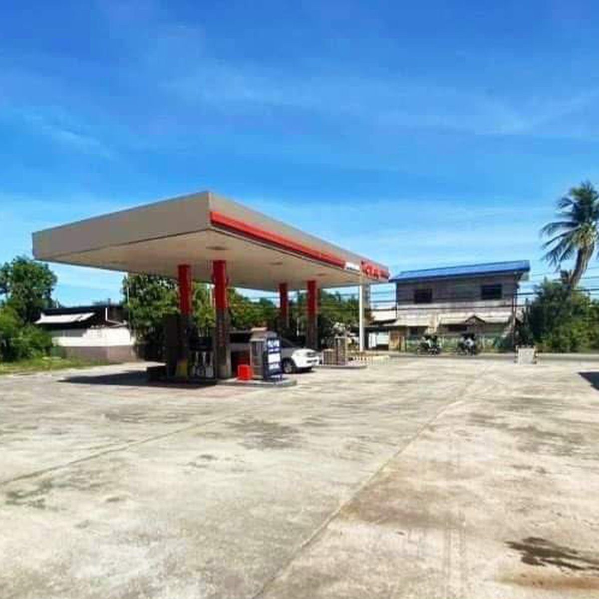GASOLINE STATION WITH 2 STOREY HOUSE BDLG Properties 🏭