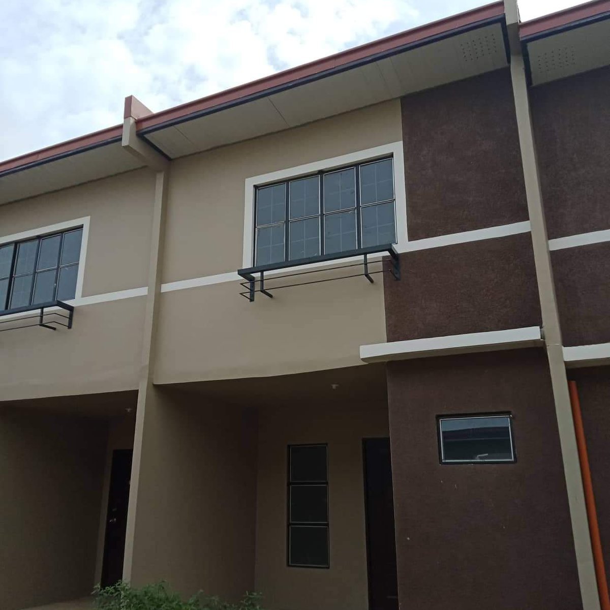 2bedroom Townhouse in Plaridel Bulacan behind Vista Mall MALOLOS