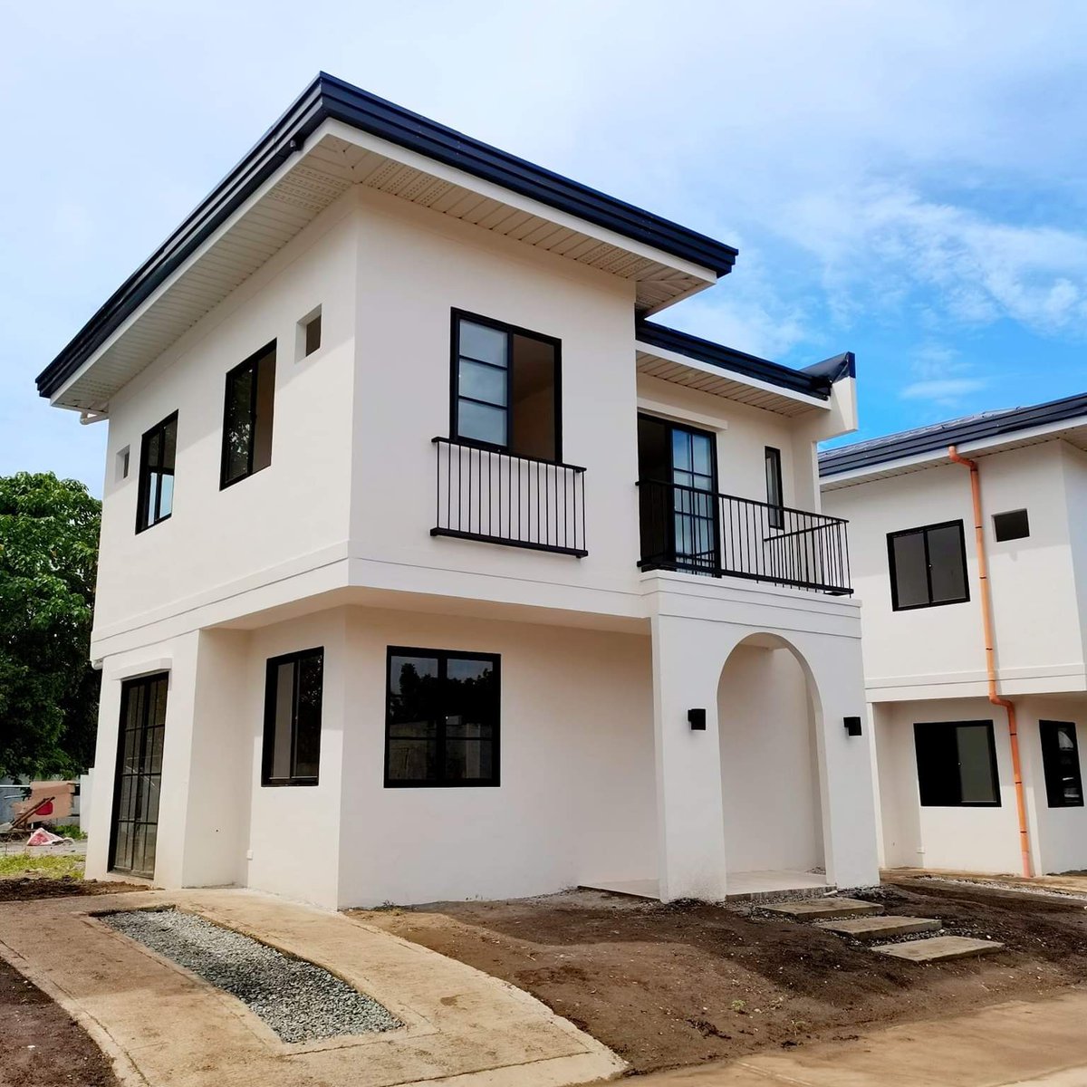 3 Bedrooms Single Attached Modern House at San Pablo City Laguna [House