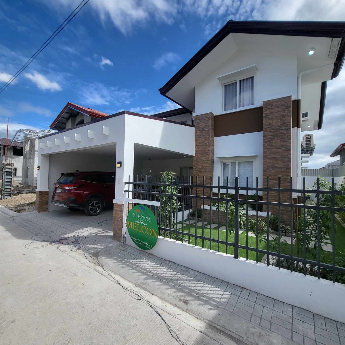 4 BEDROOMS HOUSE AND LOT IN SINDALAN SAN FERNANDO PAMPANGA [House and