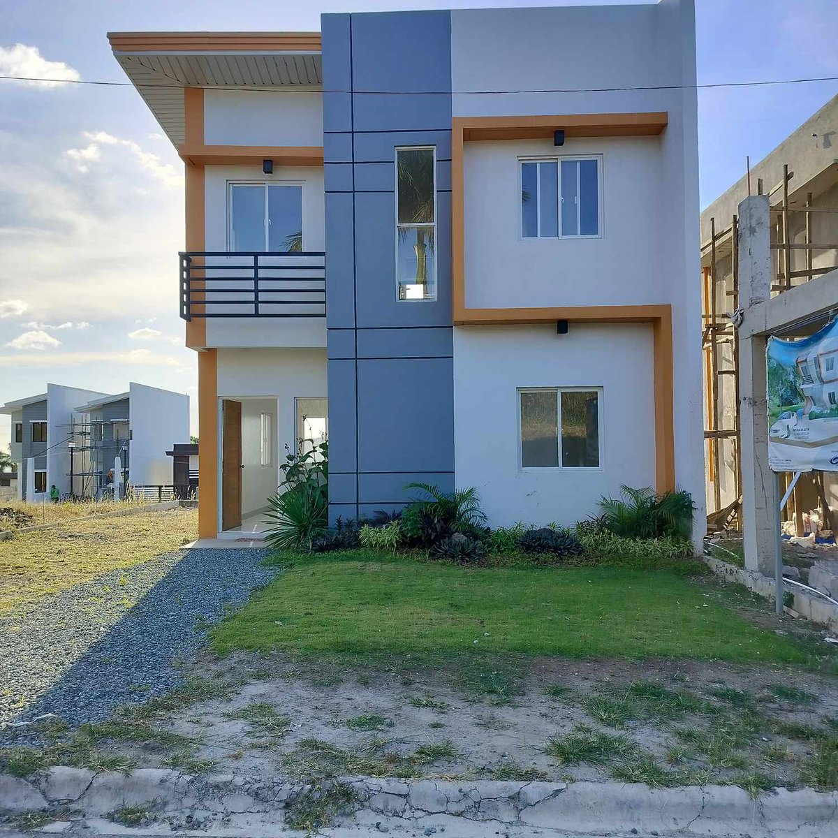 4bedroom single attached House and Lot for sale in Angono Rizal [House