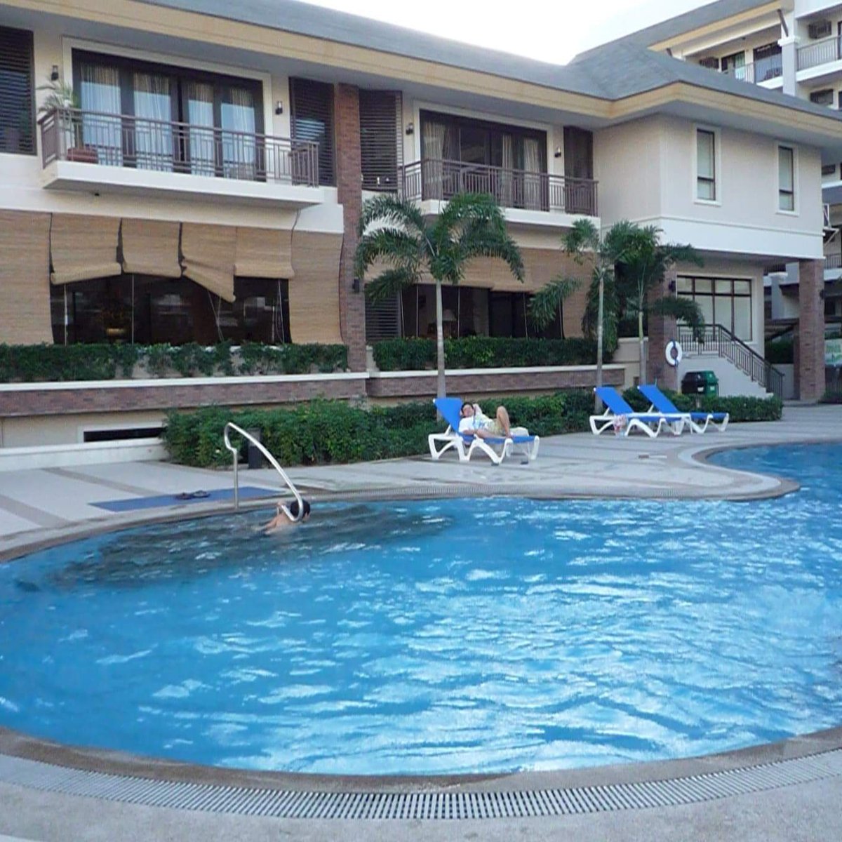 3BR WITH PARKING RIVERFRONT RESIDENCES PASIG CITY [Condo 🏙️] (May 2024