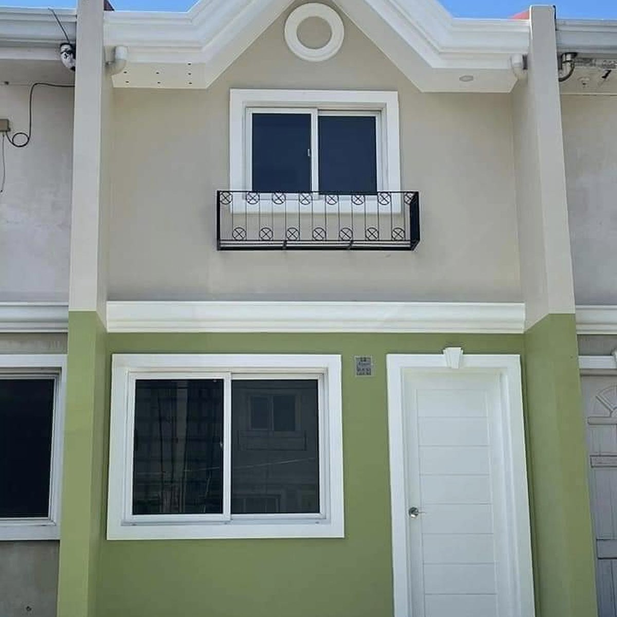 RENT TO OWN TOWNHOUSE IN XEVERA BACOLOR NEAR SM TELABASTAGAN [House and