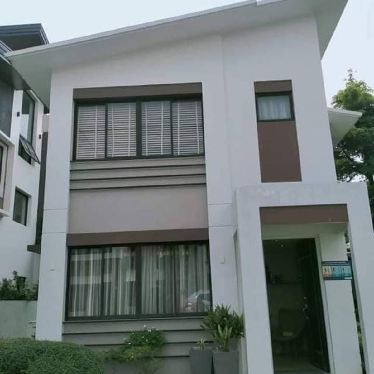 4-bedroom Duplex / Twin House For Sale in Cainta Rizal