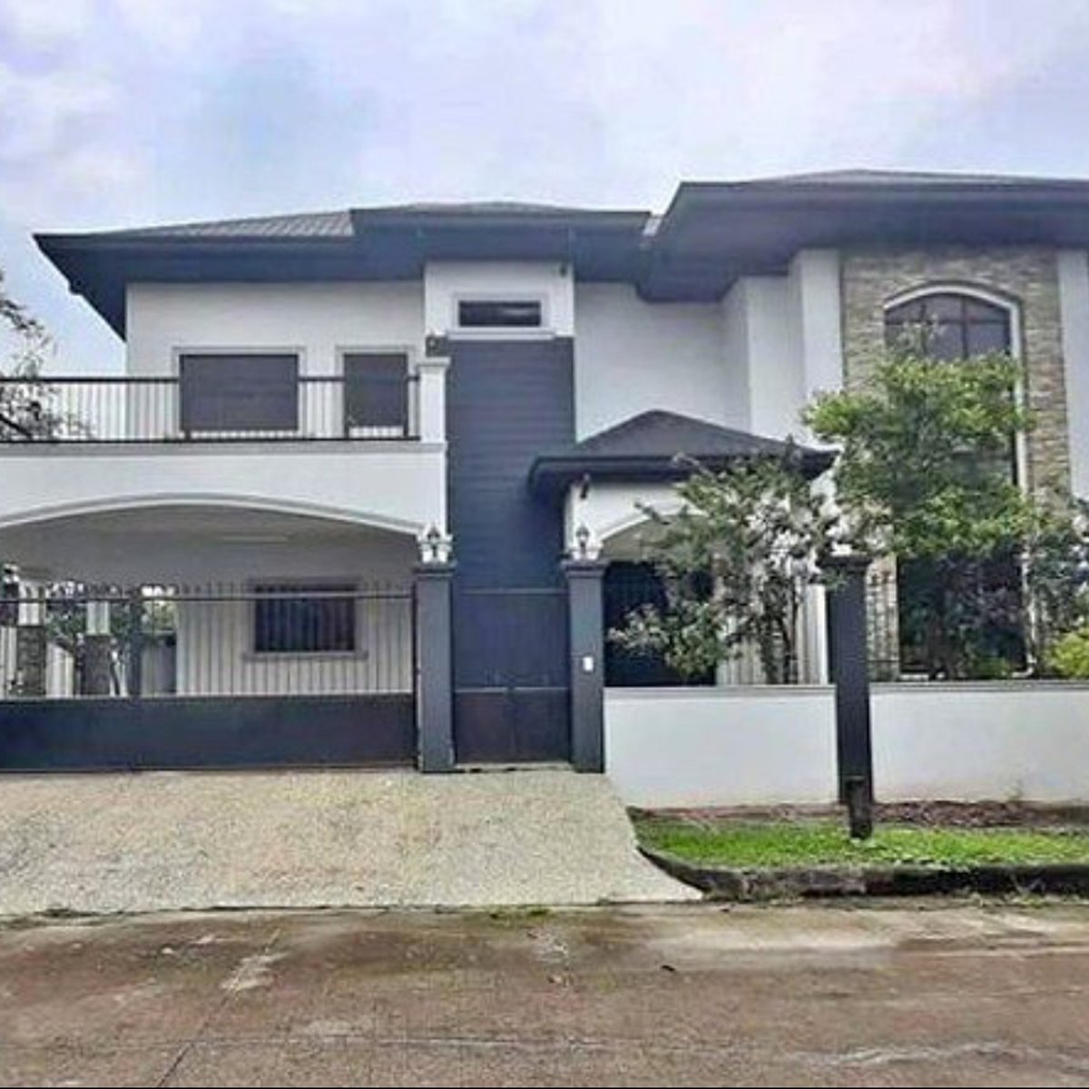 5bedroom House in Dizon Estate in Del Carmen, City of San Fernando