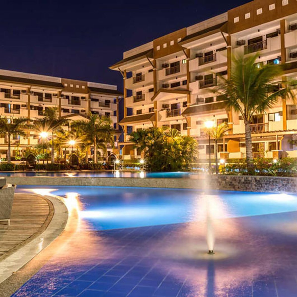 2BR FULLY FURNISH SIENA PARK RESIDENCES NEAR SM BICUTAN AND AIRPORT