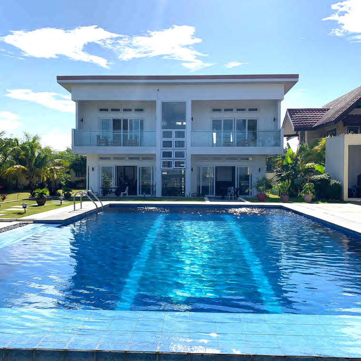 REDUCED - Stylish Beach Front House, Capipisa, Cavite NOW JUST P29.5m ...