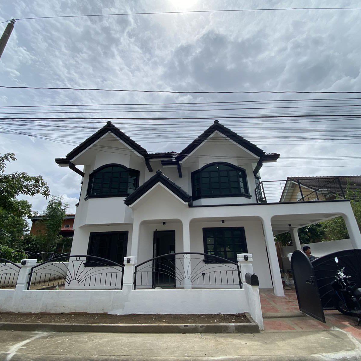 4bedroom House For Sale in Cainta Rizal near Marcos Highway & LRT
