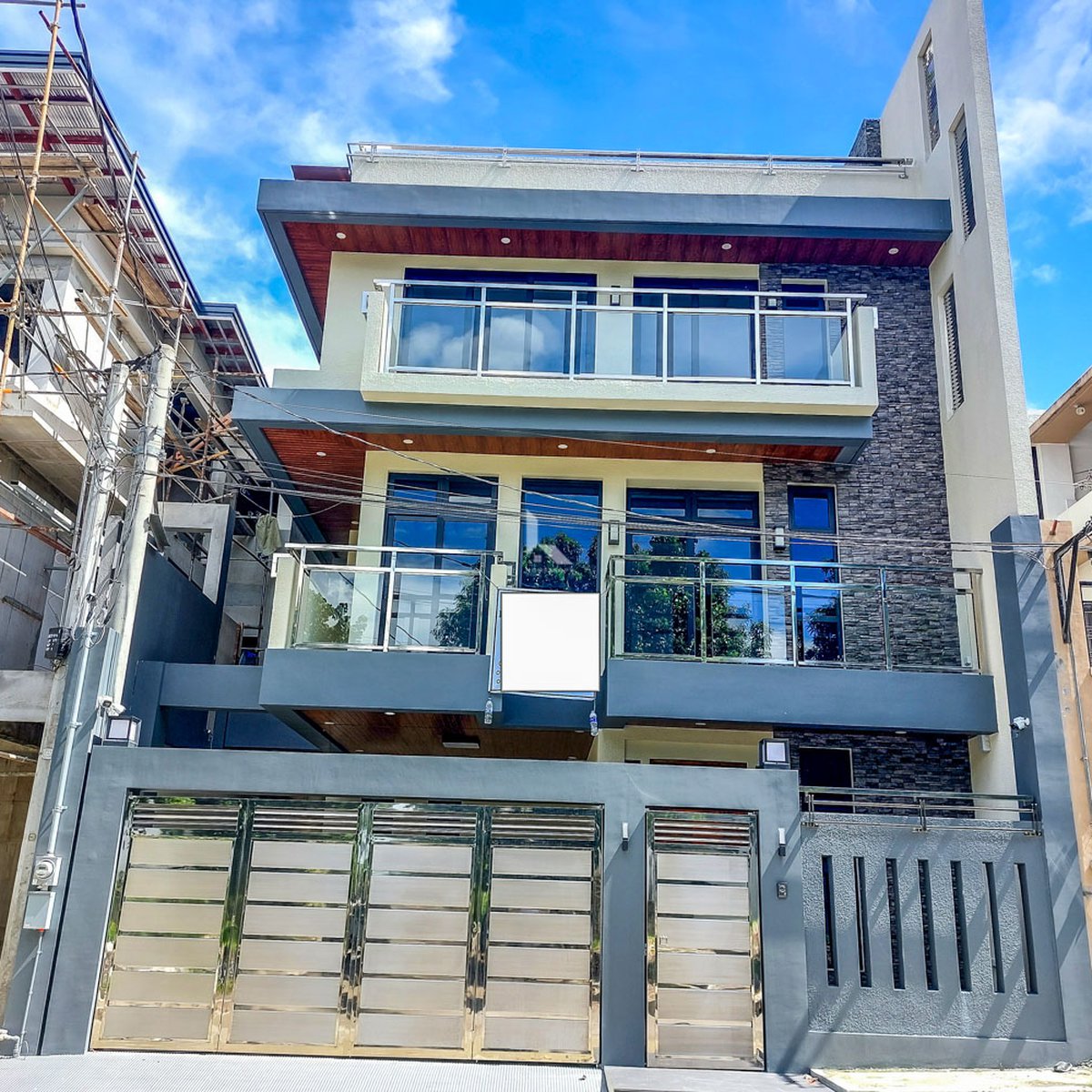 7bedroom Single Attached House For Sale By Owner in Quezon City / QC