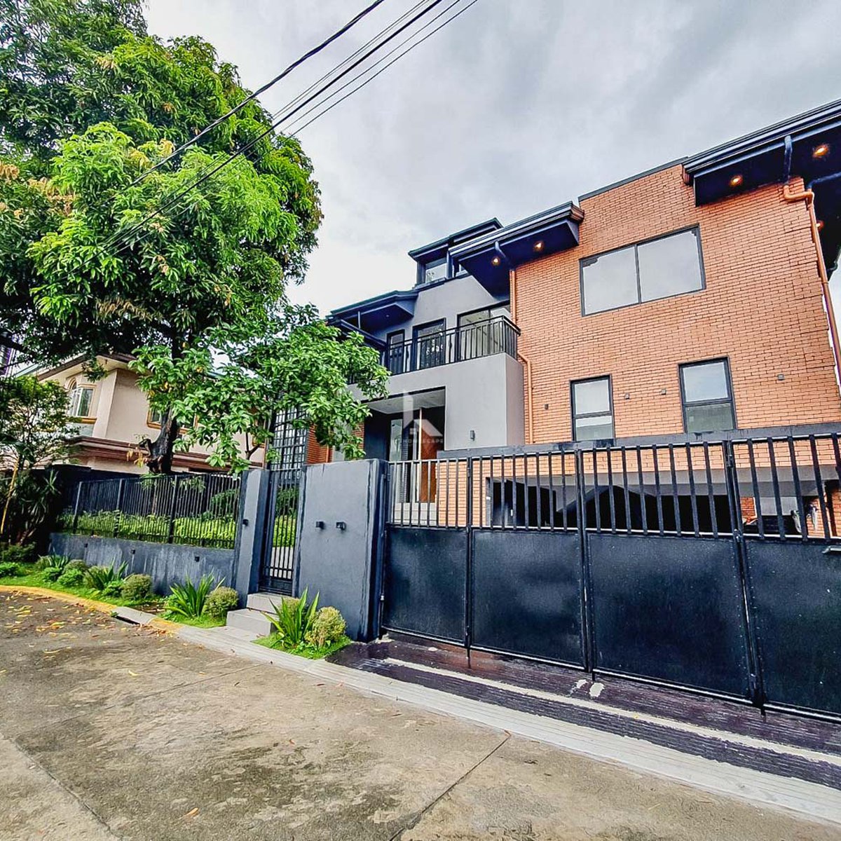 4bedroom Single Detached House For Sale By Owner in Quezon City / QC