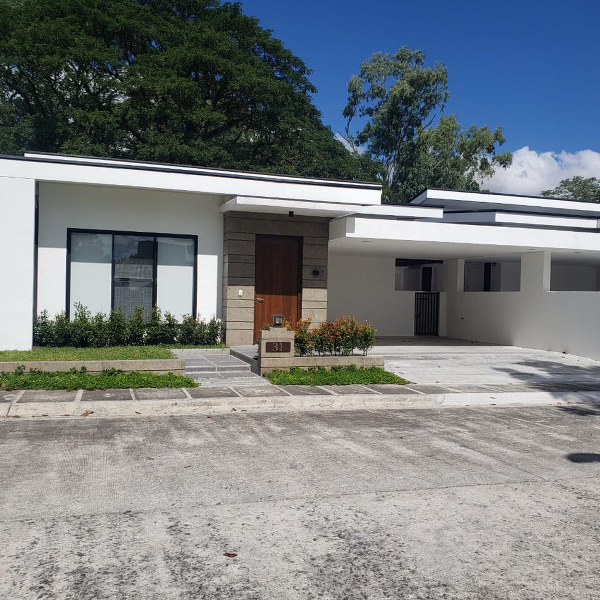Three (3) Bedroom House for Rent in Clark Pampanga [House and Lot 🏘️