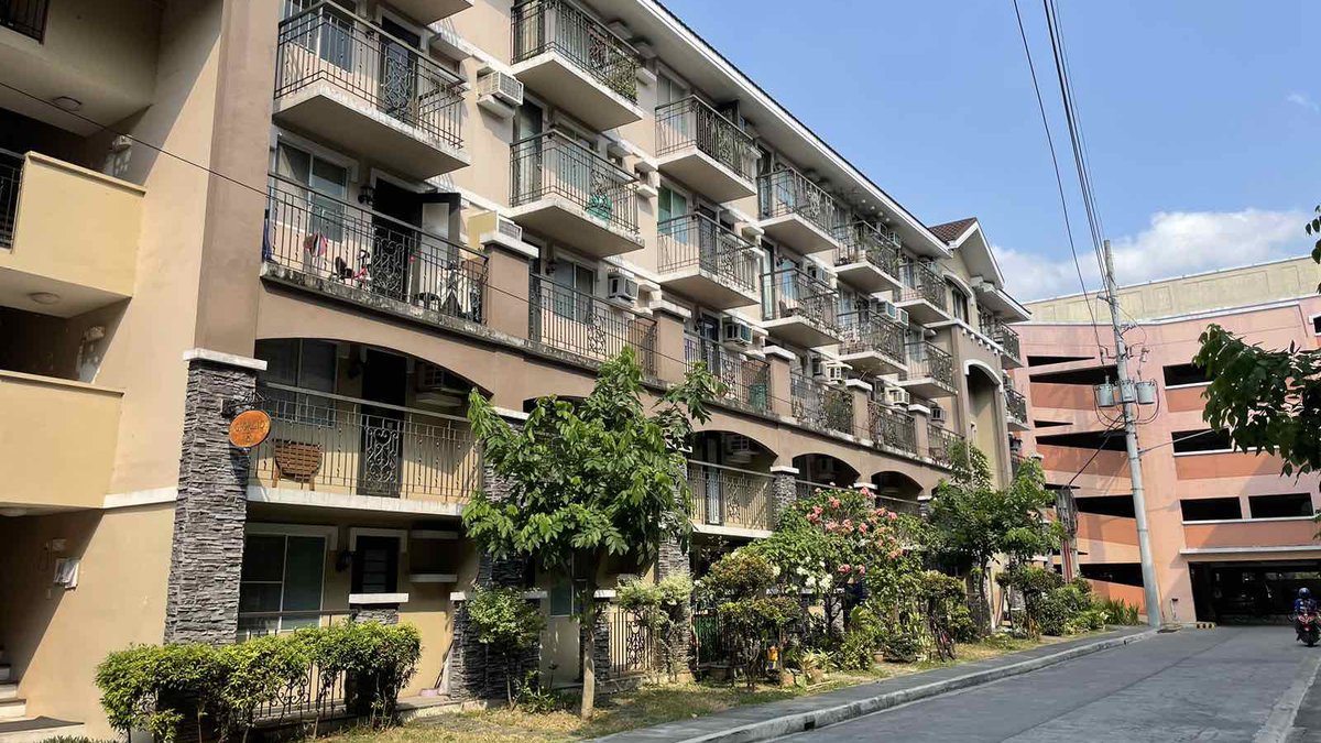 Walk up Unit with Parking in Arezzo Place Pasig