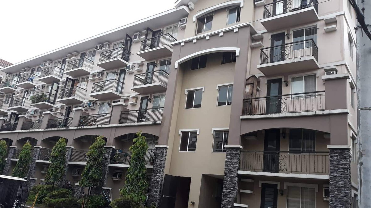 Selling undervalued deal Arezzo Place Pasig PHINMA Developer Location