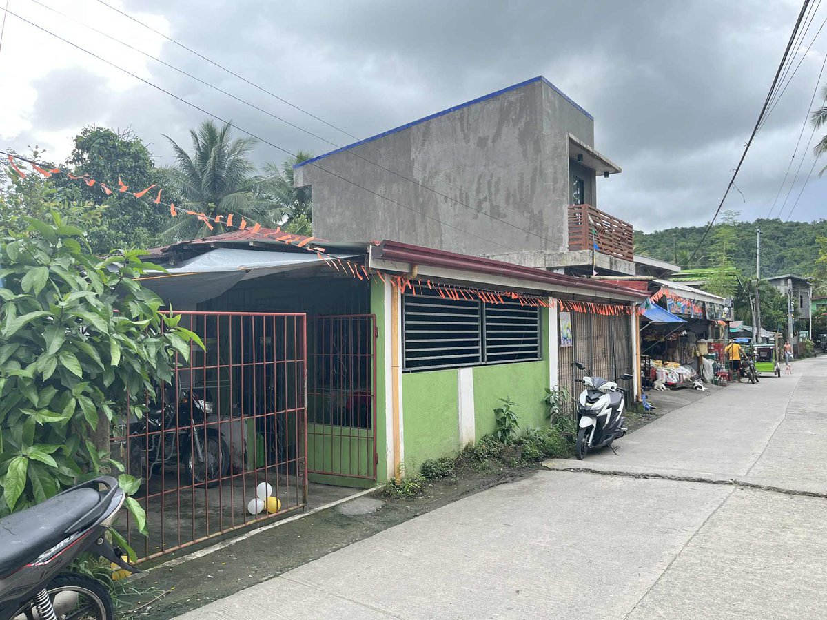 998 HOUSE AND LOT [Houses and Lots 🏘️] (October 2025) in