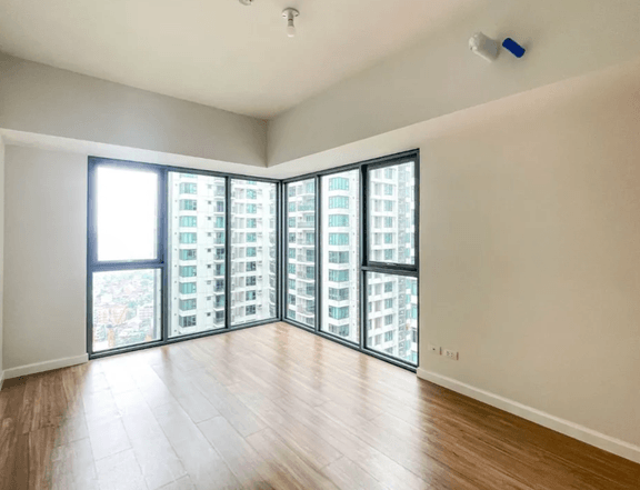 59 sqm 1-bedroom Condo in Circuit Makati by Alveo Land