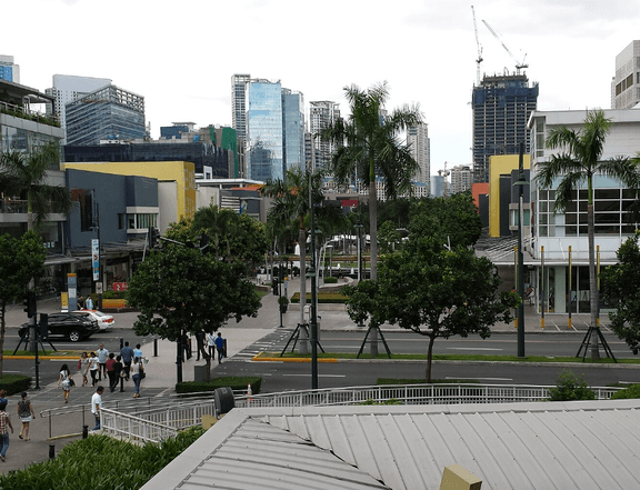 Luxury Suites at One Bonifacio High Street: Premium BGC Living