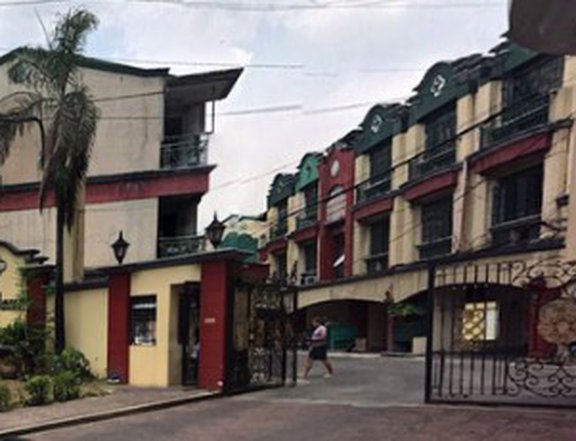 Spacious 4BR Sta. Ana Villas Condominium in Manila