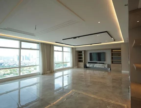 One Roxas Triangle Tower [34,331 Properties] (July 2026) on ...