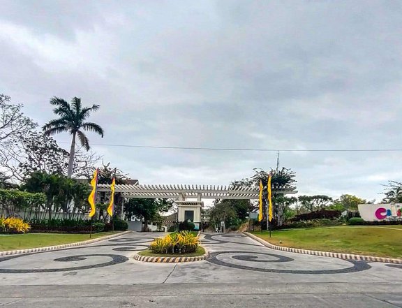 358 sqm Residential Lot in Playa Calatagan's Tropical Paradise