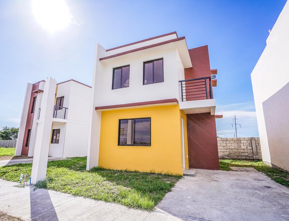 Modern single attached homes in Lanello Heights, General Trias