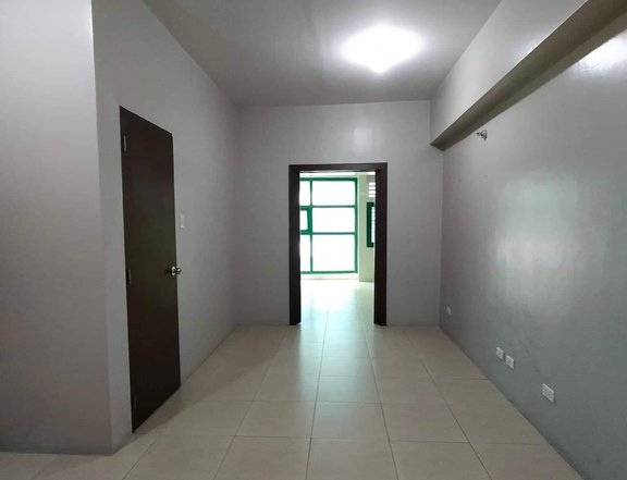 Luxurious Two-Bedroom Condo in Quezon City, Metro Manila